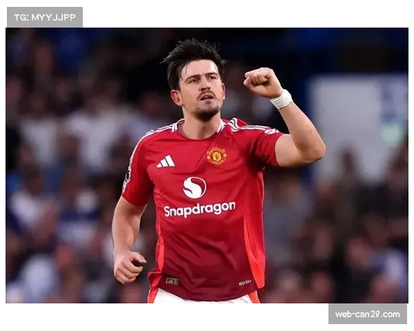 更衣室镜头曝光球迷激动欢呼迎接马奎尔强势回归现场热烈 更衣室镜头曝光球迷激动欢呼迎接马奎尔强势回归现场热烈