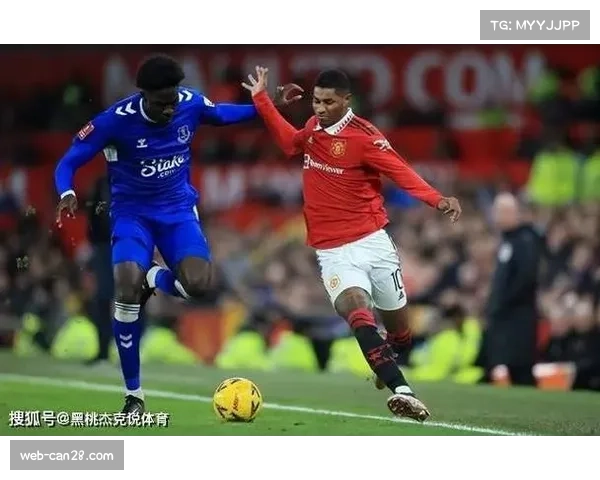 曼联VS埃弗顿：红魔主场攻势遇太妃糖防守反击，战术博弈决定走势